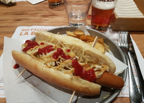 Eataly Rome's Birreria at Eataly Ostiense serves home-brewed pints, a rotating tap list of guest ales, plus tempting pan-baked pizzas and hot-dogs