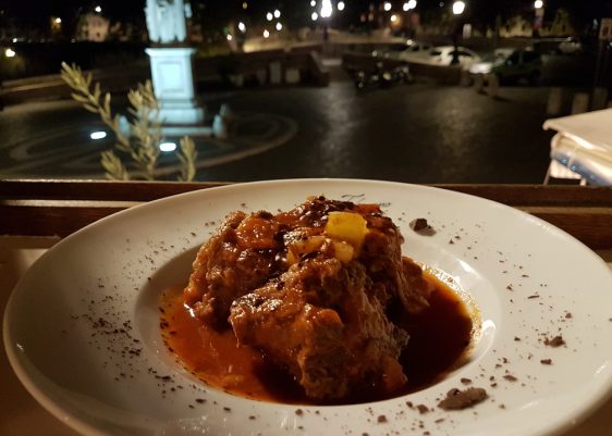 Tiberino Ristorante on Tiber island in Rome,offers breakfast, lunch, aperitivo or dinner with river views.