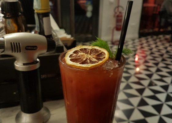 Piccadilly Roma is the perfect neighbourhood bar and restaurant, in San Giovanni, serving great cocktails and healthy gourmet food